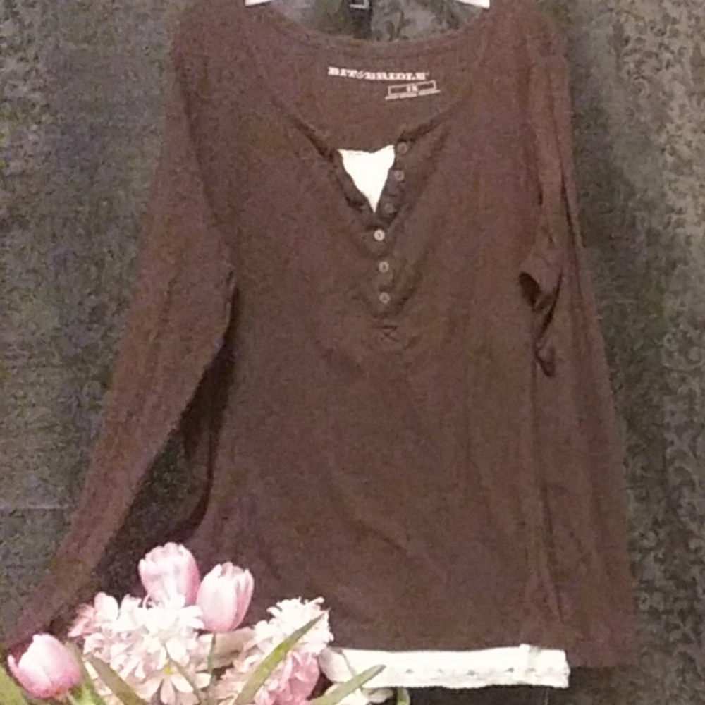 Cute brown thermal type shirt, worn once.